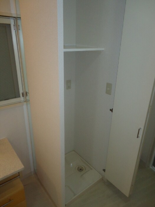 洗濯機置場 プリモルーチェ