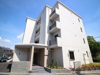 カーサ　サリーレ