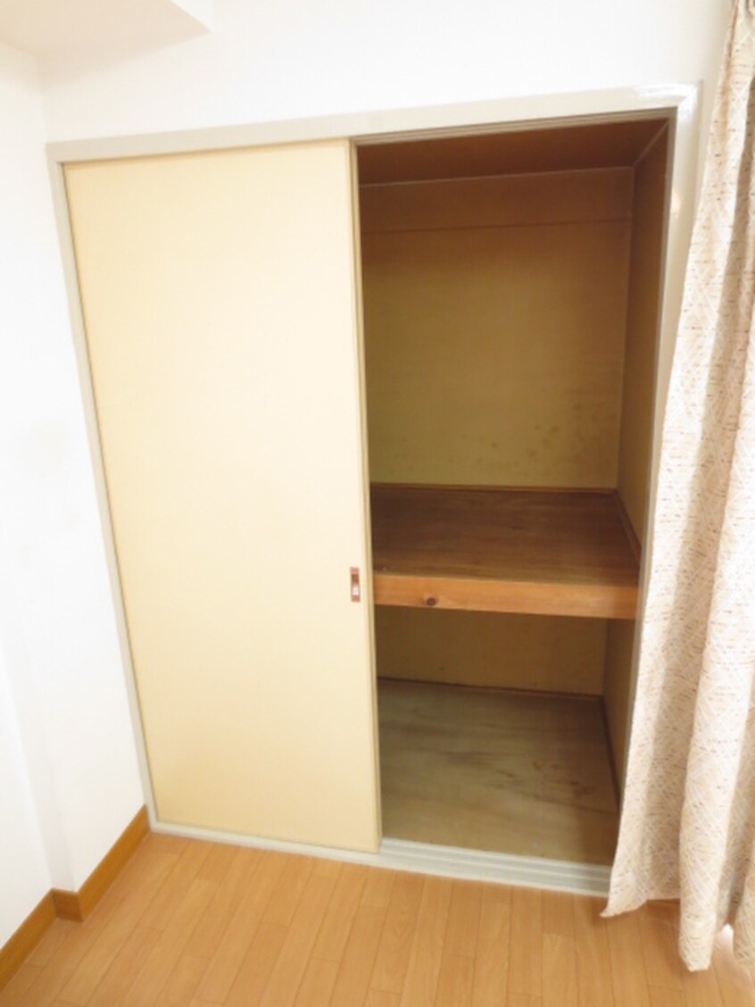 収納 ハイツ高樋１