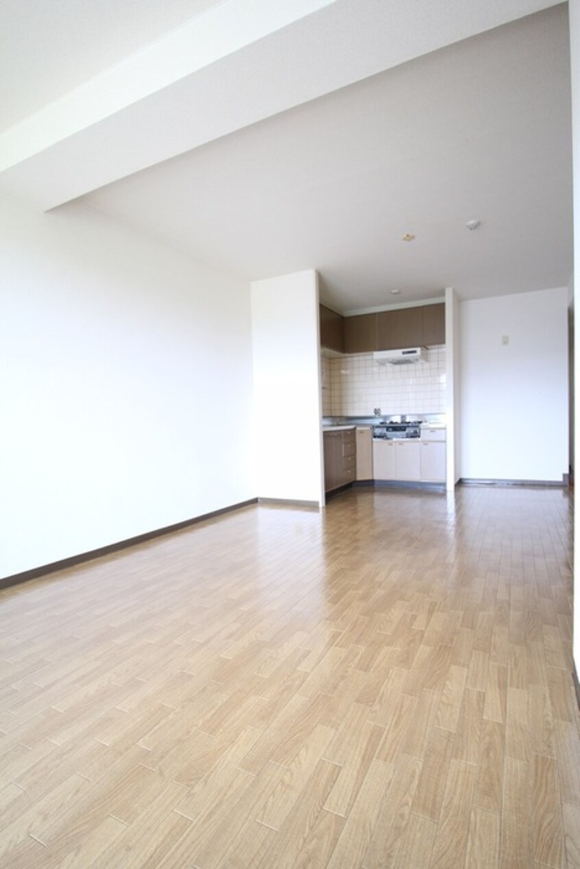 居室 ﾛｲﾔﾙｺｰﾄⅠ