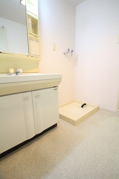 洗濯機置場 ﾛｲﾔﾙｺｰﾄⅠ