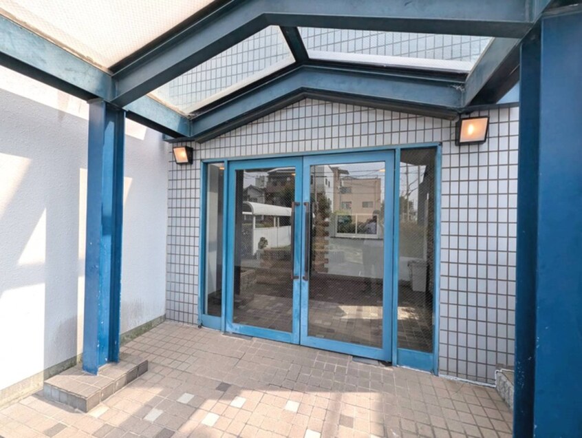 エントランス部分 ヴィラスリ－スタ－鶴浜
