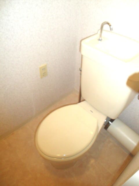 トイレ ヴィラスリ－スタ－鶴浜