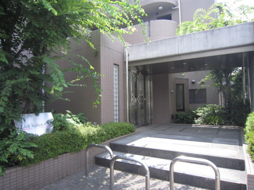 エントランス部分 リープハーベン八尾木