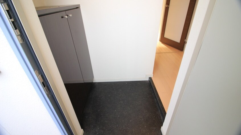 玄関 アグレア－ブル