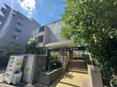 アプティ－・総持寺の外観
