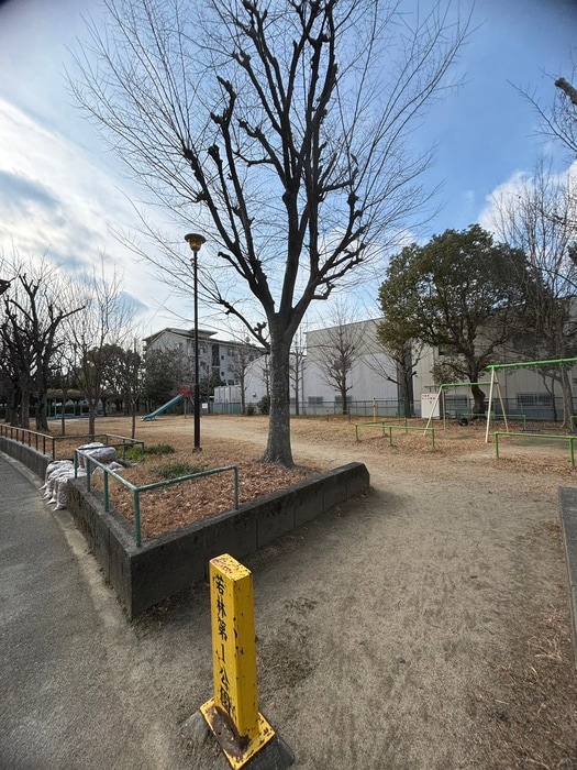 公園(公園)まで20m 八尾南ハウスＡ（402）