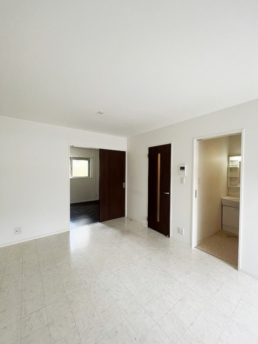 居室 セントポーリア梅園