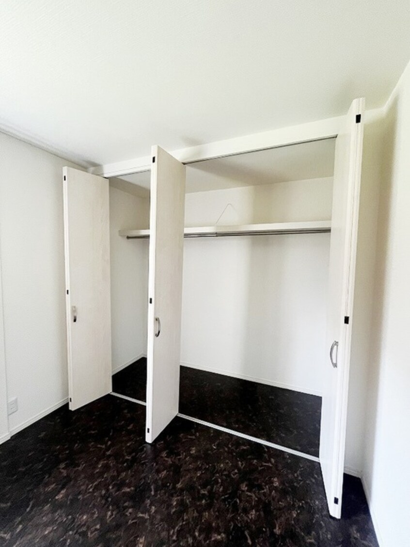 収納 セントポーリア梅園