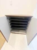 靴箱 セントポーリア梅園