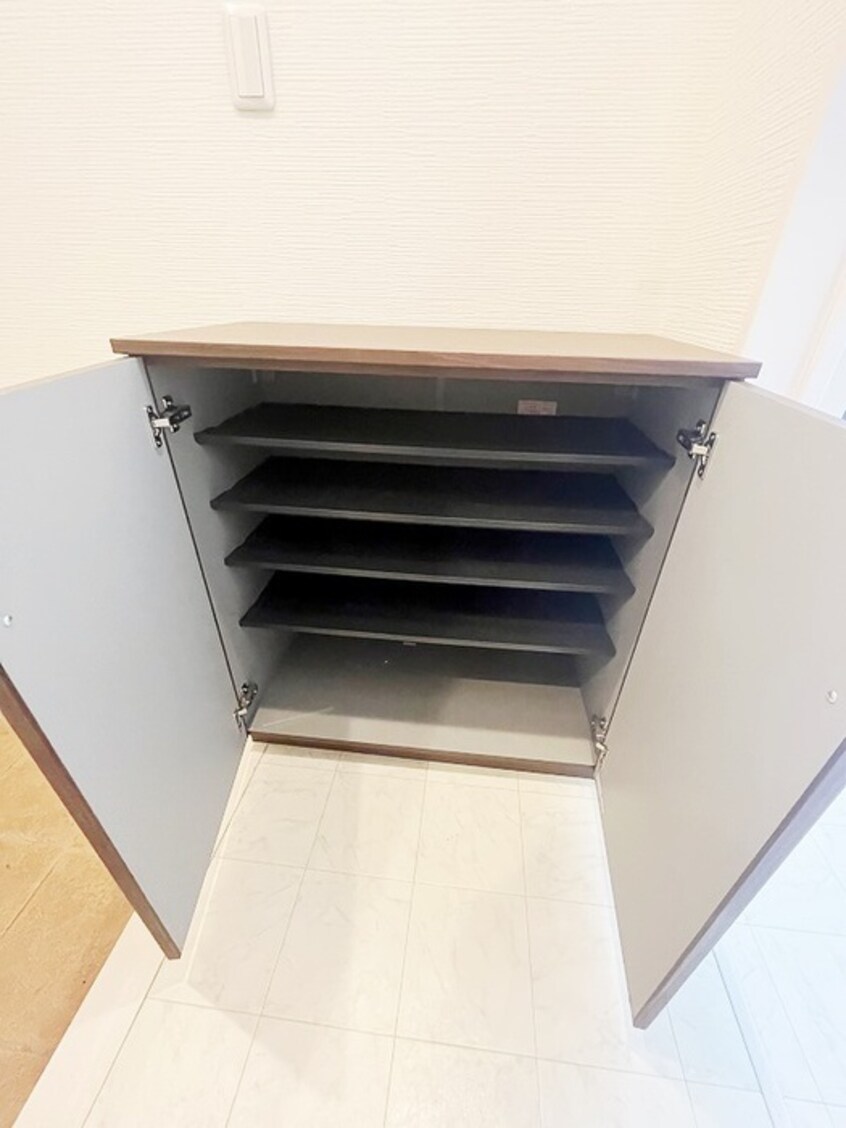 靴箱 セントポーリア梅園