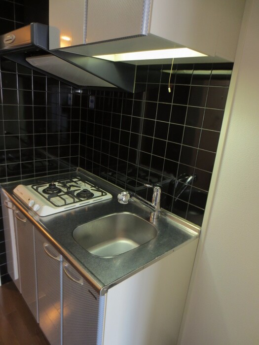 キッチン ジュネーゼグラン東梅田(1004)