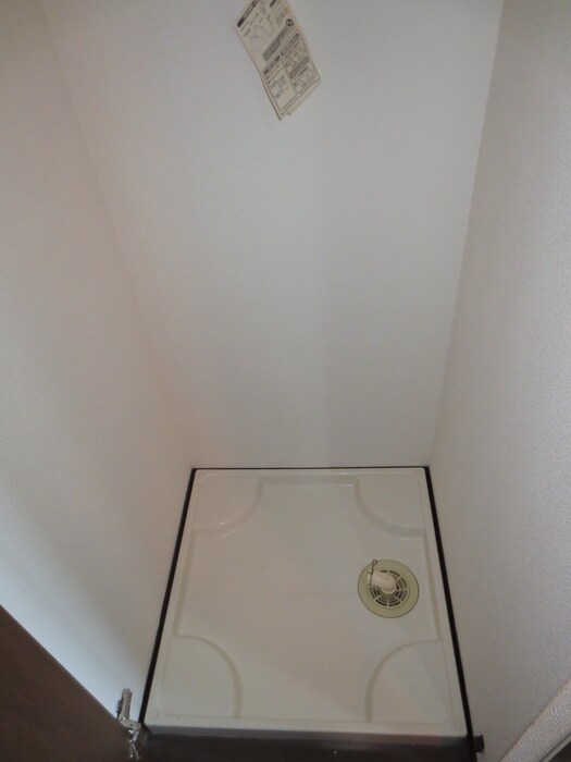 洗濯機置場 ジュネーゼグラン東梅田(1004)