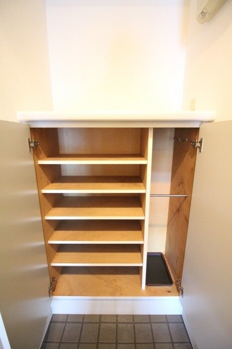 靴箱 ｱｸｼﾙｺｰﾄ京都二条ｳｴｽﾄ（1001）