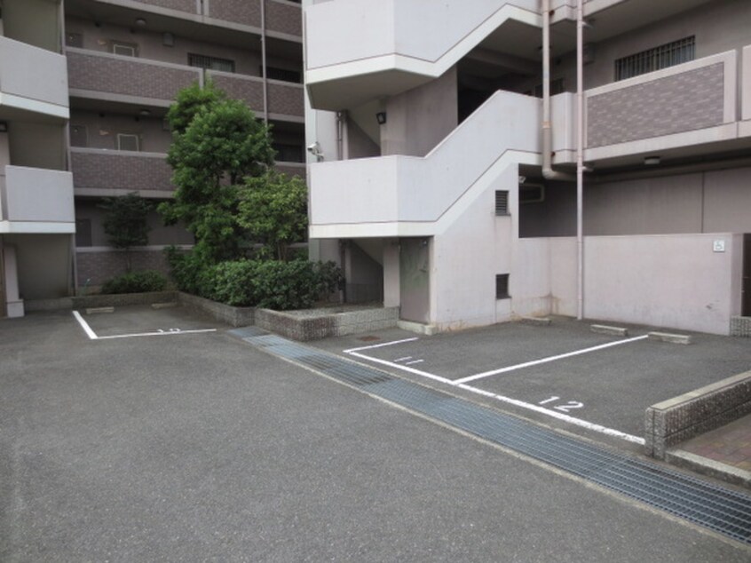駐車場 メディオグリシーナＦ