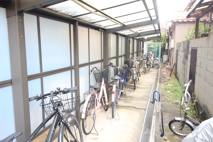 駐輪場 シャト－平野