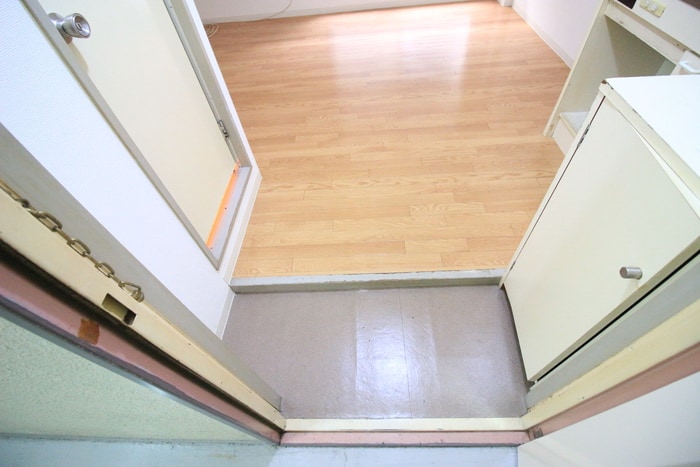 玄関 シャト－平野