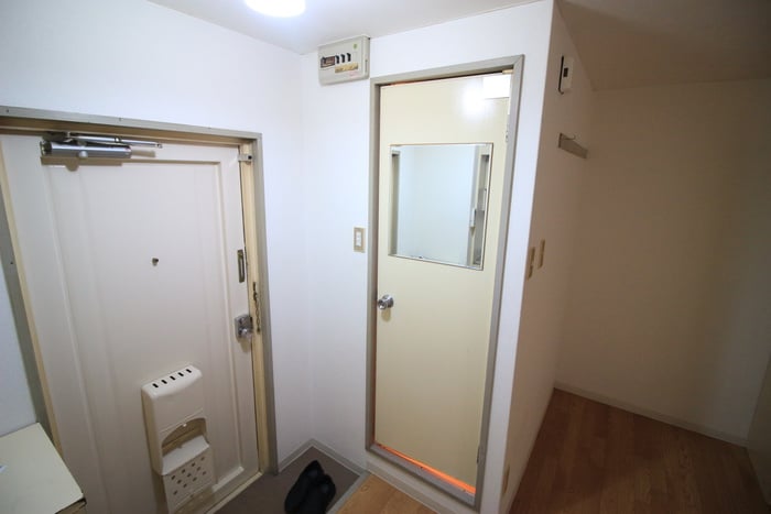 玄関 シャト－平野