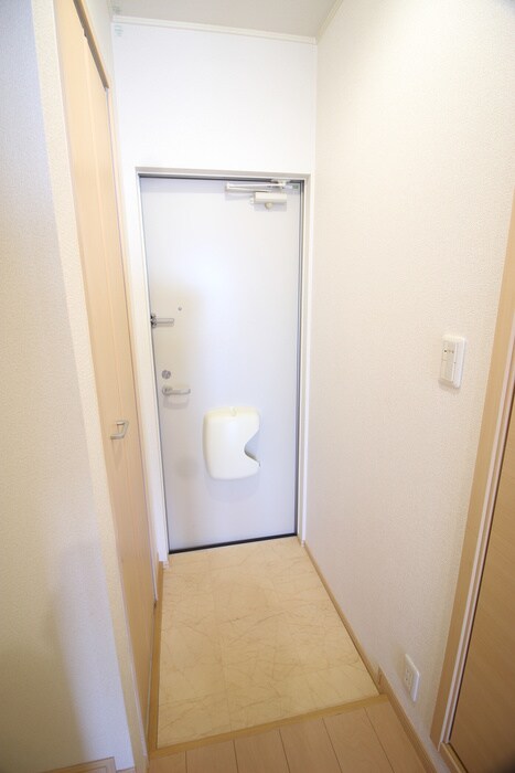 玄関 メゾンドシャンテ－ル