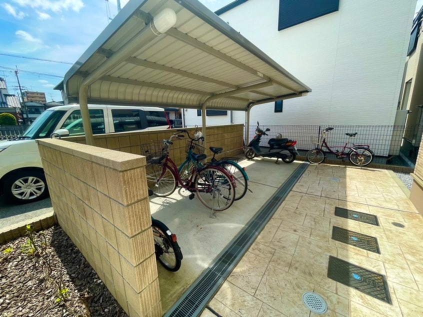 駐輪場 ヴァレンティア若江本町