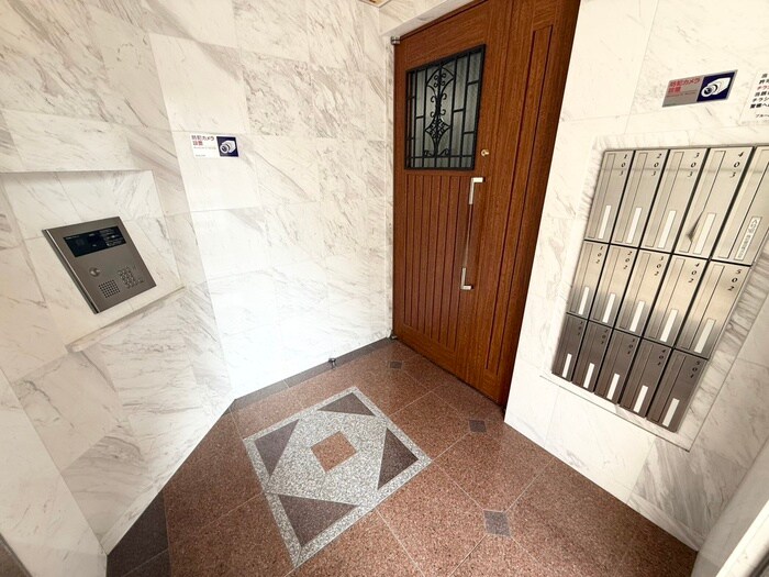 エントランス部分 ブル－ム江坂