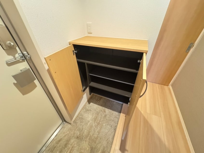 靴箱 LS RESIDENCE NAKAMOZU