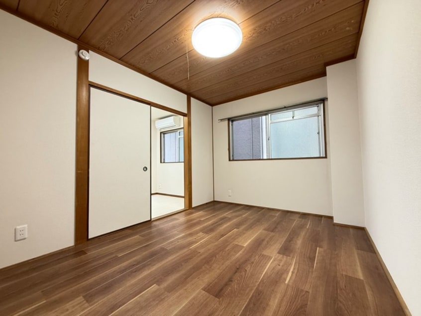 居室 久保田ビル