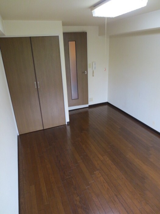 居室 ドミール伊勢田