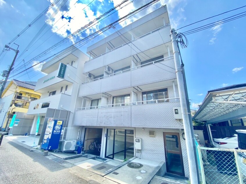 外観写真 ドミール伊勢田