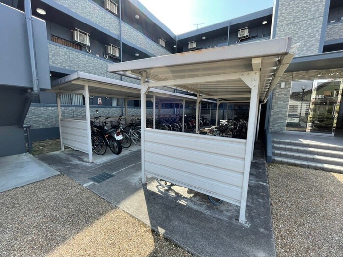 駐輪場 リベルティキタガワ