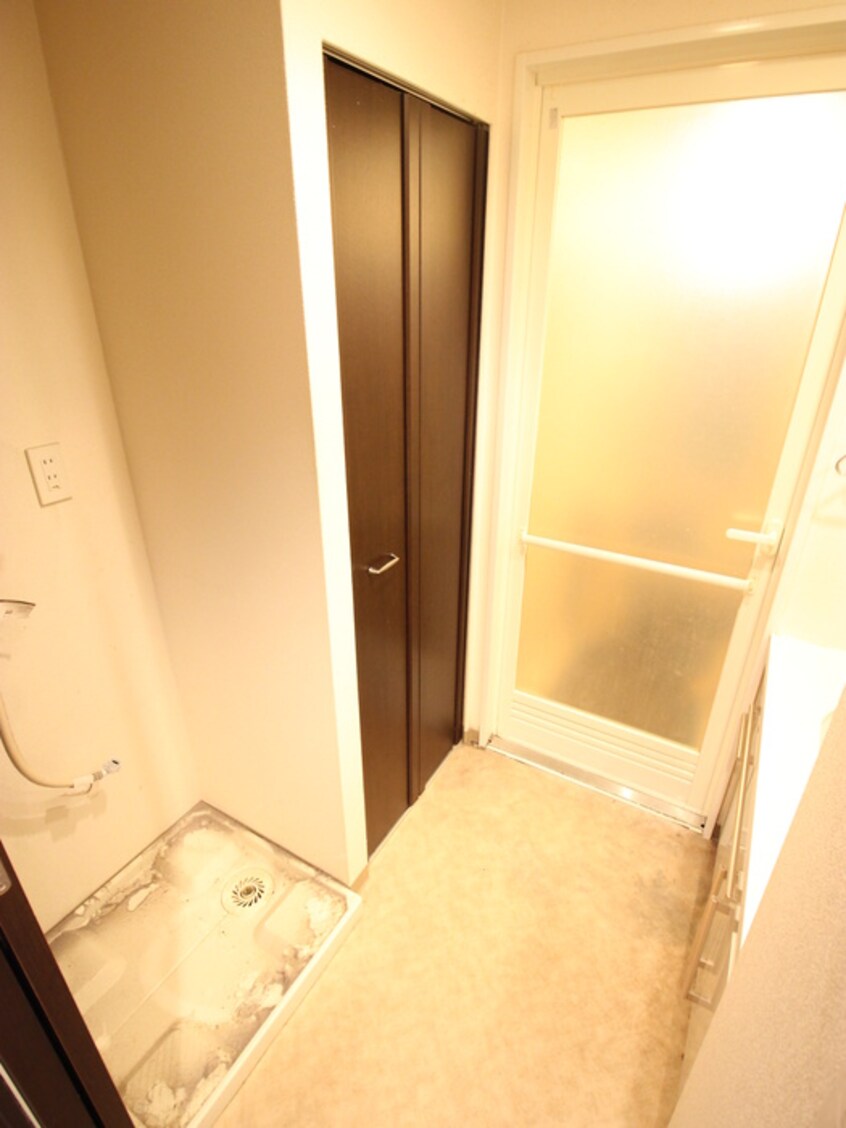 洗濯機置場 ｴｽﾃﾑｺ-ﾄ門真ﾃﾞｨｱ-ﾅ(704)