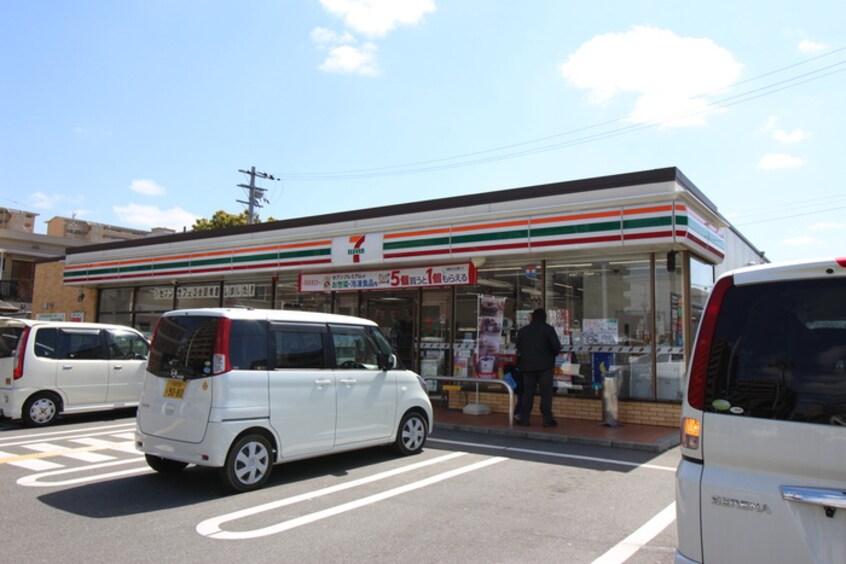 セブンイレブン(コンビニ)まで500m グランヴィア鴻池新田