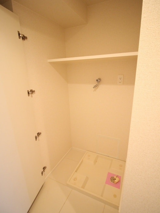 洗濯機置場 ﾃﾞｭｵﾝ新大阪ﾚｼﾞﾃﾞﾝｽ(608)