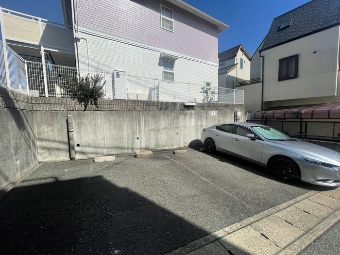 駐車場 ルシェール岩園