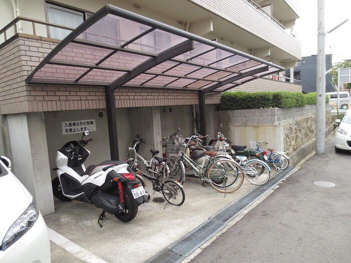 駐輪場 アイマンション長尾町
