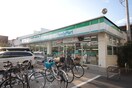 ファミリ－マ－ト中宮店(コンビニ)まで180m プレア－ル中宮