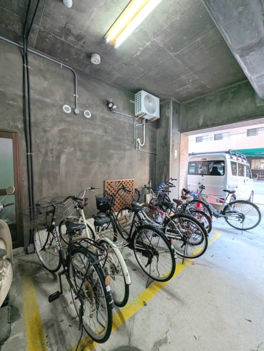 駐輪場 LakiaMaison弁天町