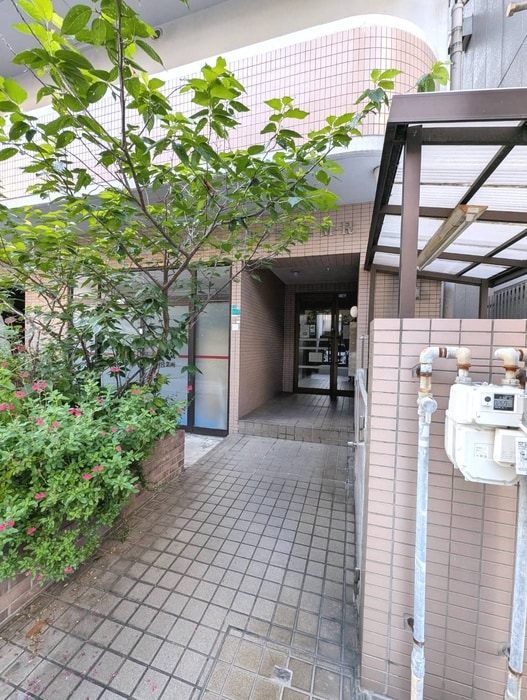 エントランス部分 LakiaMaison弁天町