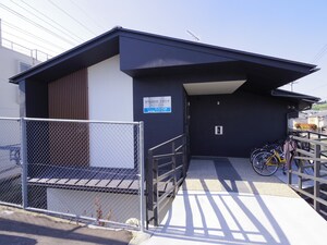 STUDIO1004