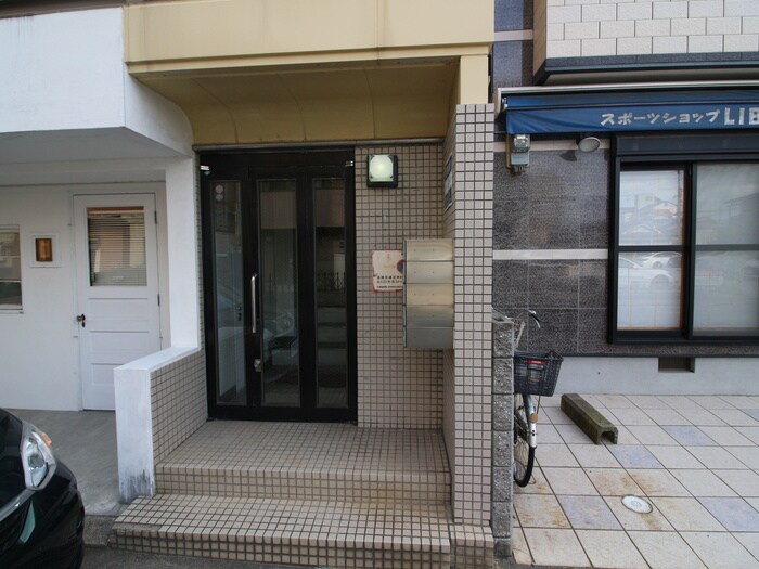 エントランス部分 フェリスコート伊丹