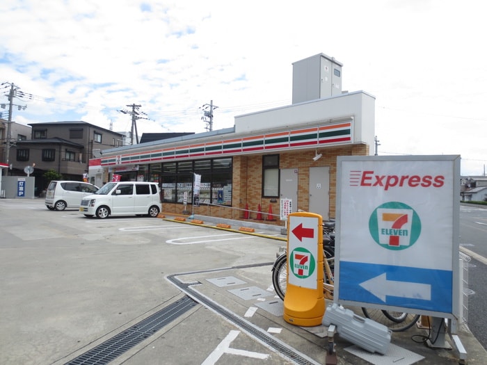 セブンイレブン(コンビニ)まで460m ソレア－ドユニティⅡ