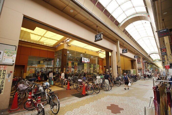 越前屋(スーパー)まで500m ヴェルドミール花園