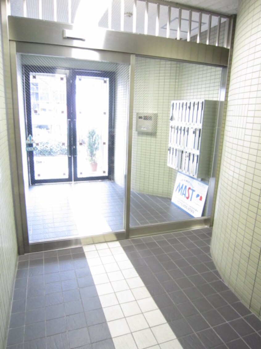 エントランス部分 ＣＯＵＲＴ　ＵＥＳＨＯ