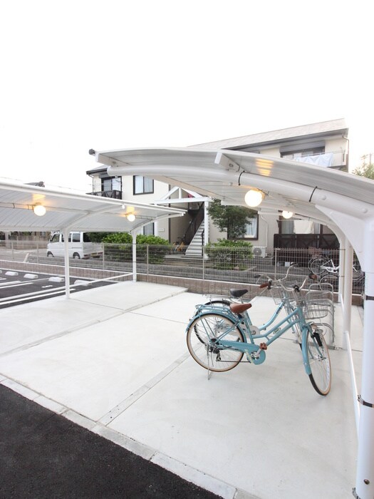 駐輪場 プラシード