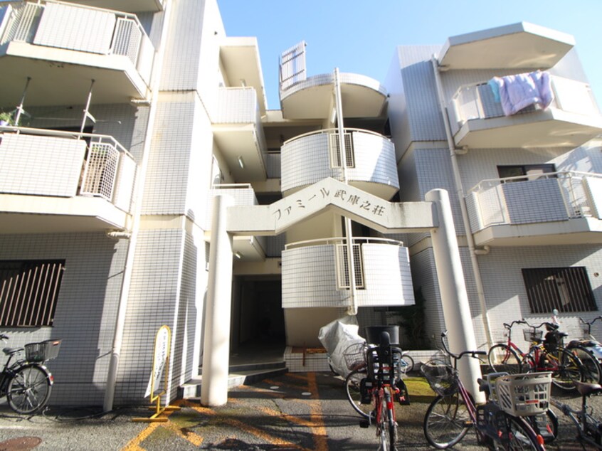 エントランス部分 ファミール 武庫之荘