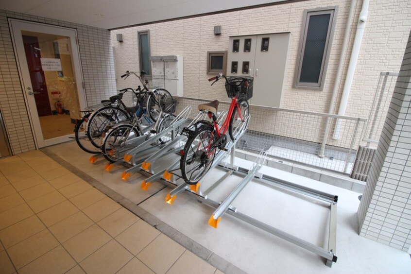 駐輪場 エル　レジデンシア下新庄