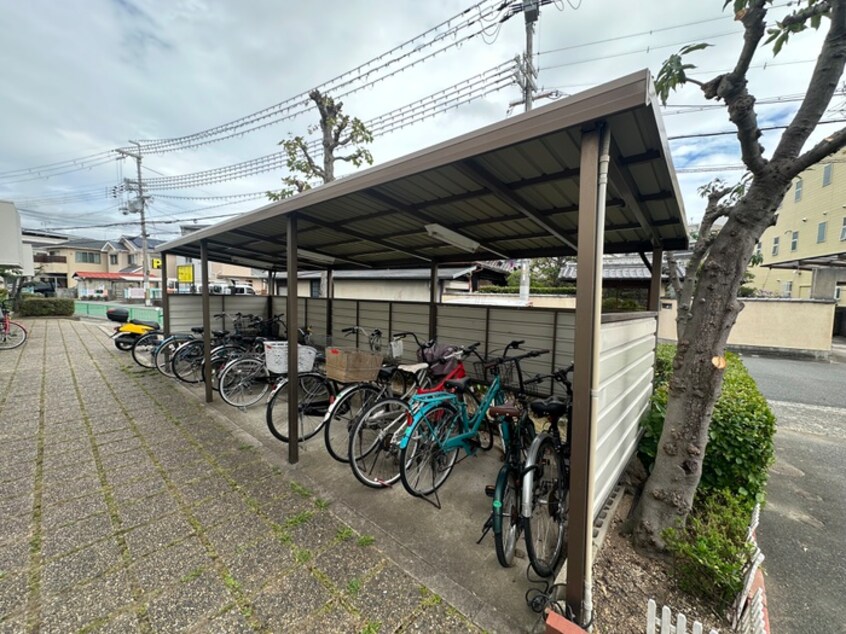 駐輪場 エクセルビュ－