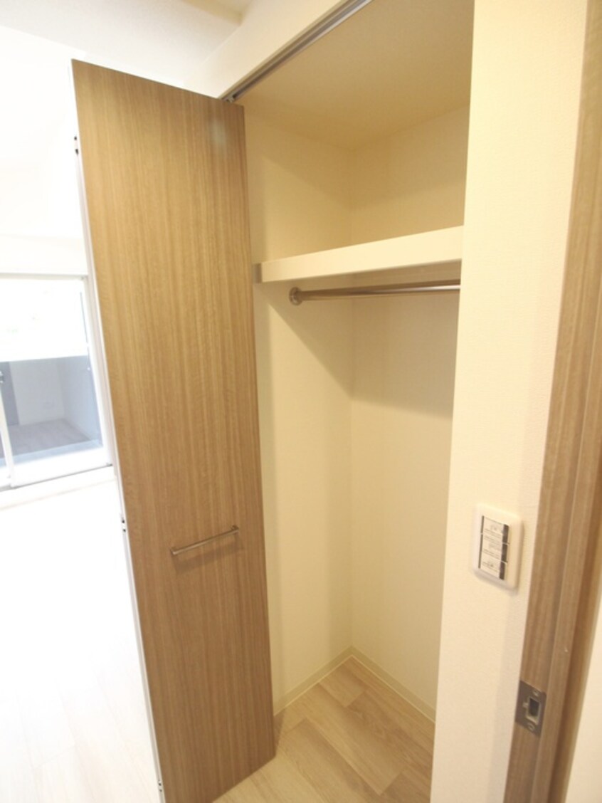 収納 ﾌﾟﾚｻﾝｽ西中島南方ｾﾚｽﾄ(1010)