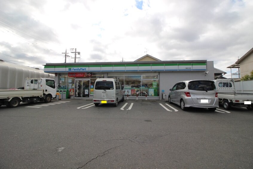 ファミリーマート(コンビニ)まで619m グランディオ