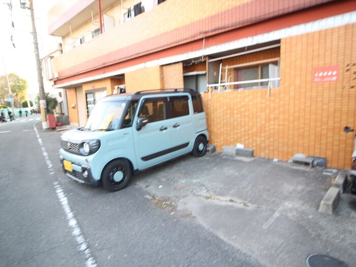 駐車場 エムロ－ド上神田